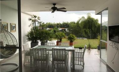 Se vende casa en San José de las Villas