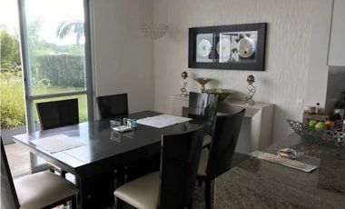 Se vende casa en San José de las Villas