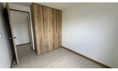 Se vende apartamento en Senderos de San Silvestre piso 14