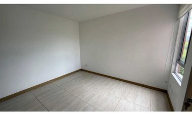 Se vende apartamento en Senderos de San Silvestre piso 14