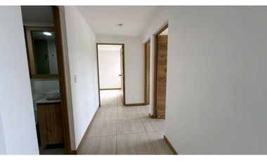 Se vende apartamento en Senderos de San Silvestre piso 14
