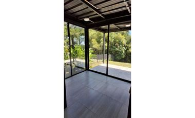 Se arrienda apartaestudio en Cerro Canceles