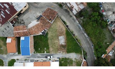 Se vende lote esquinero en Himalaya Cartago