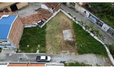 Se vende lote medianero en Himalaya Cartago