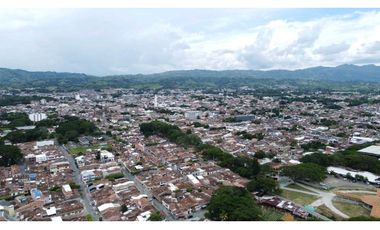 Se vende lote medianero en Himalaya Cartago