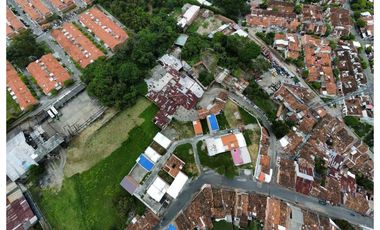 Se vende lote medianero en Himalaya Cartago