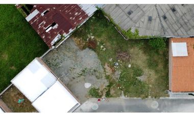 Se vende lote medianero en Himalaya Cartago