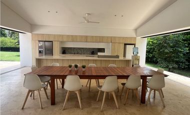 Venta de Finca Santa Fé de Antioquia, Unidad Cerrada Cerca al Cauca