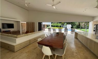 Venta de Finca Santa Fé de Antioquia, Unidad Cerrada Cerca al Cauca