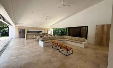 Venta de Finca Santa Fé de Antioquia, Unidad Cerrada Cerca al Cauca