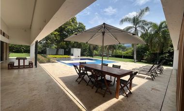 Venta de Finca Santa Fé de Antioquia, Unidad Cerrada Cerca al Cauca