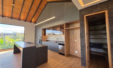 Venta de casa nueva en parcelación en Llanogrande, Rionegro