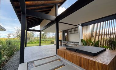 Venta de casa nueva en parcelación en Llanogrande, Rionegro