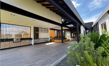 Venta de casa nueva en parcelación en Llanogrande, Rionegro