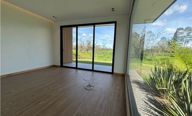 Venta de casa nueva en parcelación en Llanogrande, Rionegro