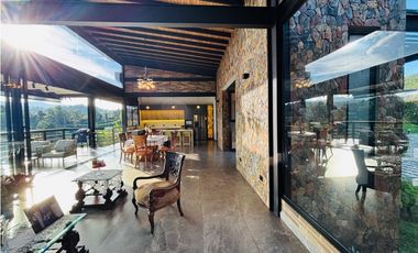 Hermosa casa campestre en unidad cerrada en el retiro LDC