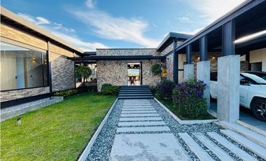 Hermosa casa campestre en unidad cerrada en el retiro LDC