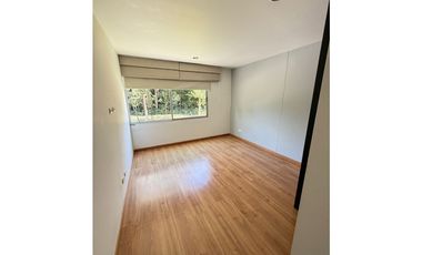 Alquiler de casa moderna en Llano Grande con lago privado y turco