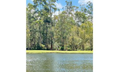Alquiler de casa moderna en Llano Grande con lago privado y turco
