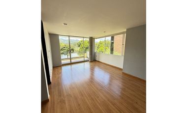 Alquiler de casa moderna en Llano Grande con lago privado y turco