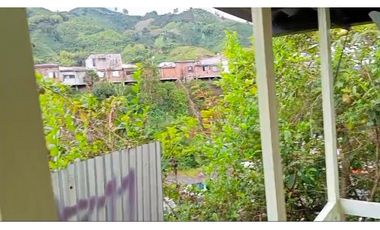 Se vende casa en Chinchiná esquinera con 2 rentas independientes