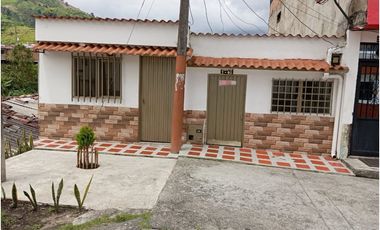 Se vende casa en Chinchiná esquinera con 2 rentas independientes