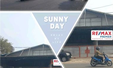 Disewa / dijual Gudang strategis pinggir jalan raya bekasi