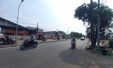 Disewa / dijual Gudang strategis pinggir jalan raya bekasi