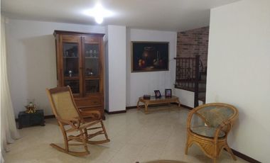 CASA EN ARRIENDO SECTOR LA INTERMEDIA - ENVIGADO