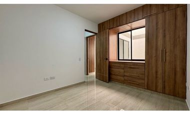 Casa nueva en venta | Tres pisos con terraza - Las Mercedes Palmira