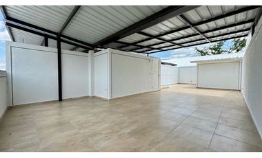 Casa nueva en venta | Tres pisos con terraza - Las Mercedes Palmira