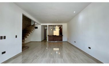 Casa nueva en venta | Tres pisos con terraza - Las Mercedes Palmira
