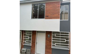 SE VENDE CASA EN CONJUNTO CERRADO EN DOSQUEBRDAS