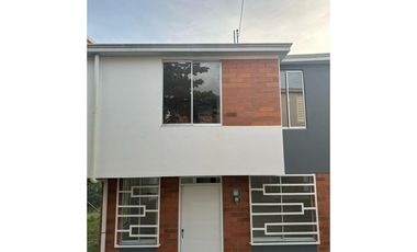 SE VENDE CASA EN CONJUNTO CERRADO EN DOSQUEBRDAS