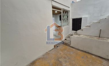 SE VENDE BODEGA EN EL CENTRO