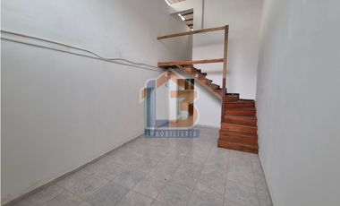 SE VENDE BODEGA EN EL CENTRO