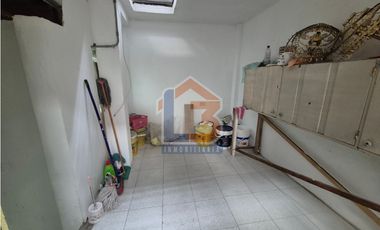 SE VENDE BODEGA EN EL CENTRO