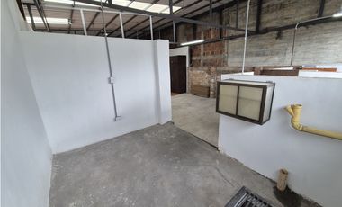 SE VENDE BODEGA EN EL CENTRO