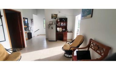 Casalote de 2000 M2 de 490 mill en La Mesa Cund a 13 Min del pueblo