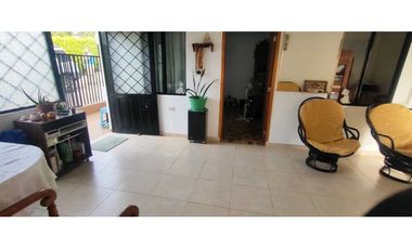 Casalote de 2000 M2 de 490 mill en La Mesa Cund a 13 Min del pueblo