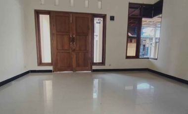 Rumah solo dijual Gentan purbayan dekat luwes makan haji