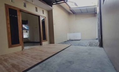 Rumah solo dijual Gentan purbayan dekat luwes makan haji