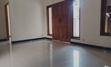 Rumah solo dijual Gentan purbayan dekat luwes makan haji