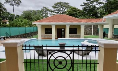 Alquiler de casa con piscina en Ph camino de Cruces