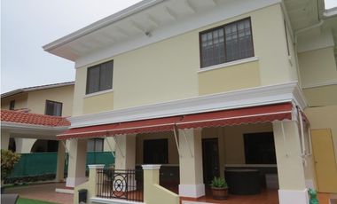 Alquiler de casa con piscina en Ph camino de Cruces