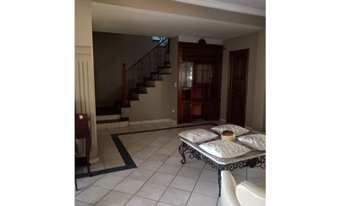 Se vende amplia Casa en Albrook