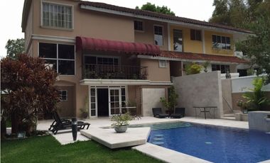 Se vende amplia Casa en Albrook