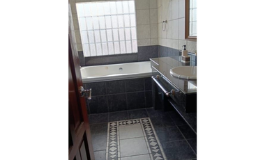 Se vende amplia Casa en Albrook