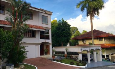 Se vende amplia Casa en Albrook