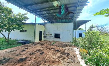 VENDO.FINCA A ORILLA.DE CALLE CON.GALERA SAN LORENZO